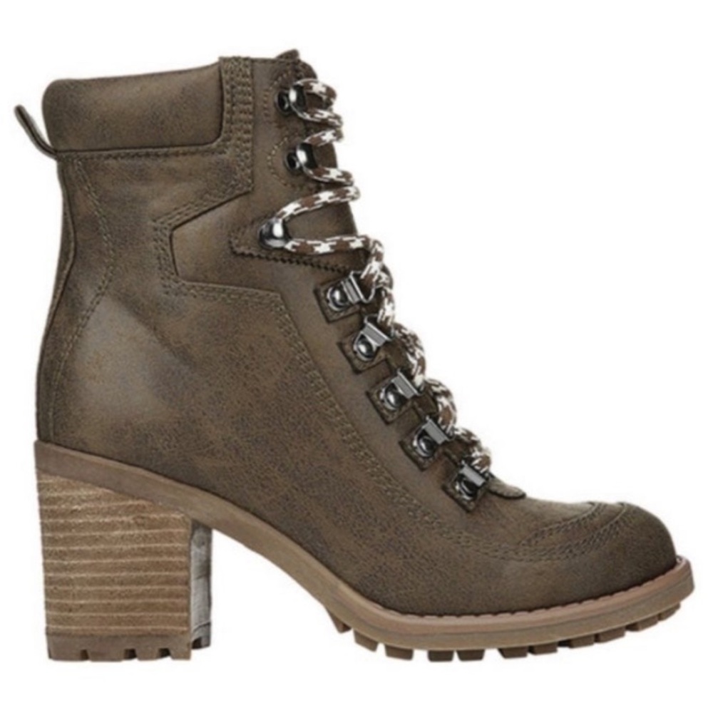 LIKE NEW Fall Winter Boots
